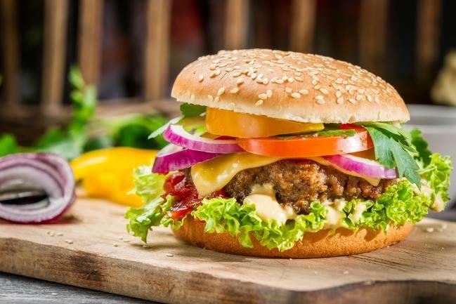 Qui connaît LE meilleur endroit de Montpellier pour manger un bon burger ? Avec des petits pains faits maison et une viande tendre, épicée juste comme il faut ?