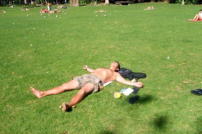 Qui connaît un endroit où l'on peut bronzer et profiter du soleil sans être trop dérangé ?