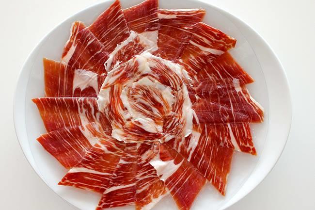 Qui connaît un bon revendeur de jambon espagnol de qualité à Montpellier ?