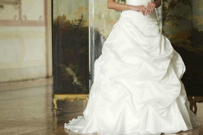 Je suis à la recherche de ma robe de mariée. Qui connaît une EXCELLENTE adresse à Montpellier ? Je suis assez exigeante sur la qualité, merci !