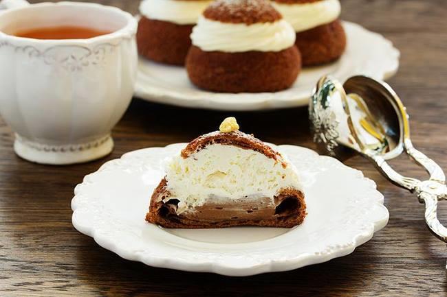 Qui connaît un café où l'on puisse accompagner sa boisson chaude de formidables cupcakes ?