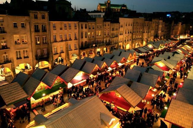 Je suis une grande fan des marchés de Noël... Qui peut me conseiller le meilleur marché à moins d'1 heure de route de Nancy ? Merci d'avance !