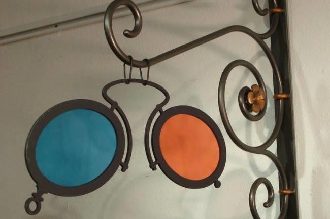 Qui connaît un bon opticien ? Un magasin dans lequel je trouverai non seulement beaucoup de choix, mais également de bons conseils pour ma première monture ?