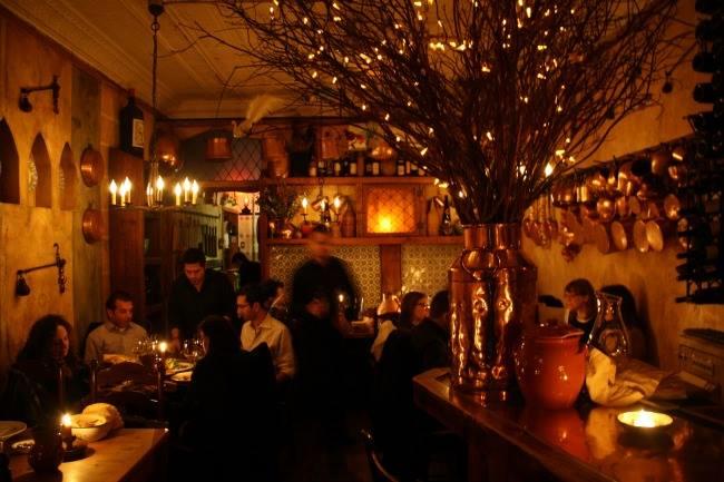 Qui connaît un petit resto intimiste, simple, sans envie particulière à Nancy ? J'ai envie d'une PETITE carte et d'une ambiance décontractée, comme chez soi. Avec des bougies et une jolie déco. Vous avez eu de bonnes surprises dernièrement ?