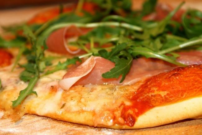 Qui connaît une bonne pizzeria à Nancy qui livre des vraies pizza au feu de bois ? Avec de bons ingrédients et une pâte très très fine !