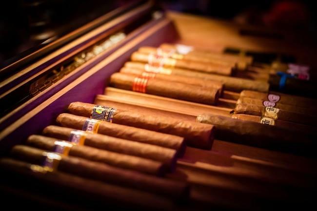 Qui connaît une TRES bonne boutique à Nancy pour acheter des cigares ? Avec si possible de bons conseils...