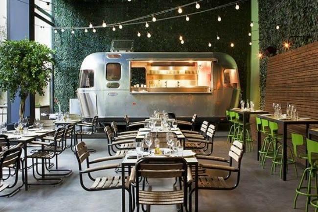 Qui connaît un bon resto ouvert le 1er janvier ? La spécialité nous importe peu, on voudrait surtout sortir en amoureux pour la nouvelle année... et nos 5 ans d'amour ! ;-)