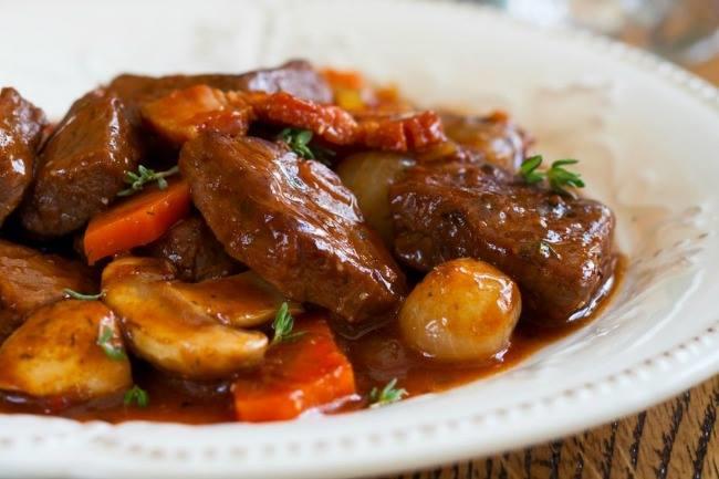 Qui connaît le meilleur endroit pour manger un boeuf bourguignon ?