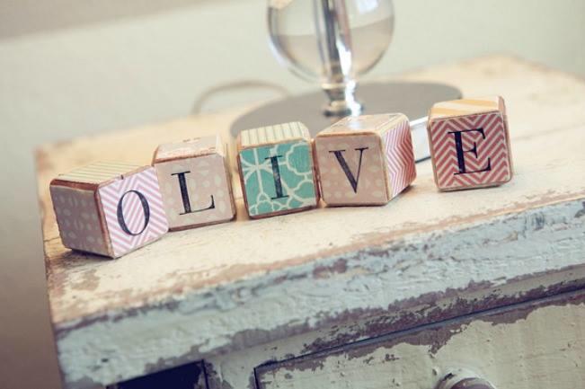 Je cherche un magasin de jouets qui fait des cubes en bois à l'unité pour créer un prénom. Des adresses ?