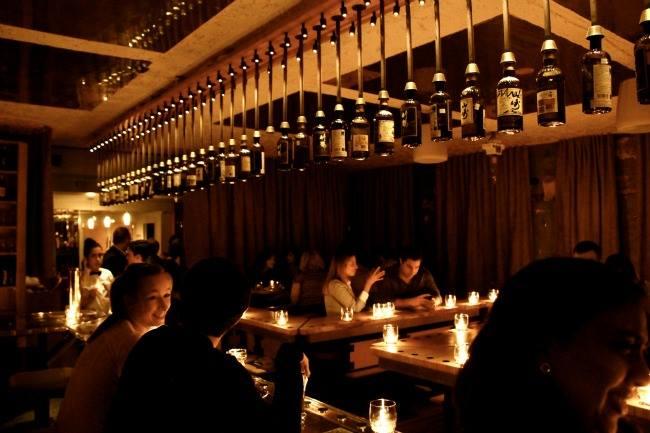 Un chouette endroit à me conseiller pour un premier rencard à Nantes ? Avec de la bonne musique et un espace pas trop bruyant pour boire un verre et discuter de tout et de rien...