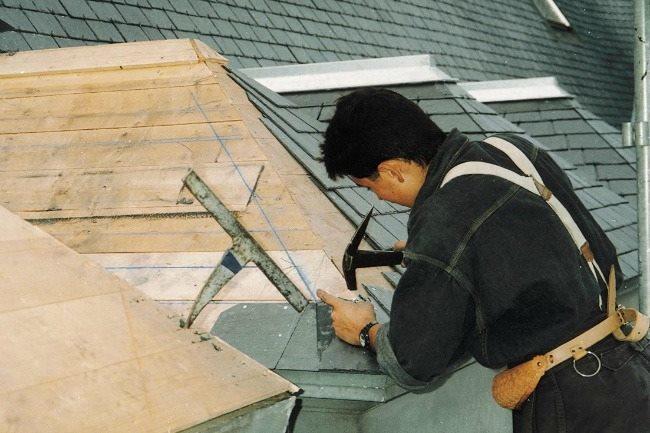 Un bon couvreur à me conseiller à Nantes et sa périphérie ? SERIEUX et raisonnable dans ses prix ! Merci :)