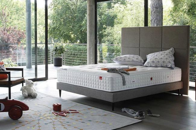 Qui connaît un magasin qui vend de la literie de qualité ? J'ai des problèmes de dos et mon épouse des problèmes de sommeil, donc on a sincèrement besoin d'un lit de qualité... !