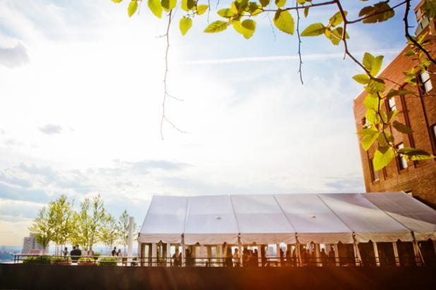 Qui connaît un restaurant élégant sur la côte d'azur pour des fiançailles en hiver ?