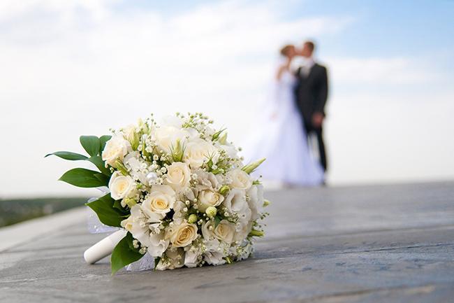 Qui connaît un fleuriste talentueux pour réaliser mon bouquet de mariée ?
