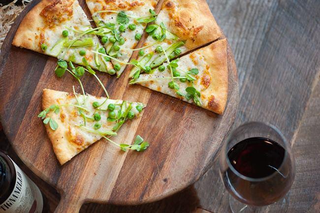 Qui connaît une BONNE pizzéria qui livre à domicile ?