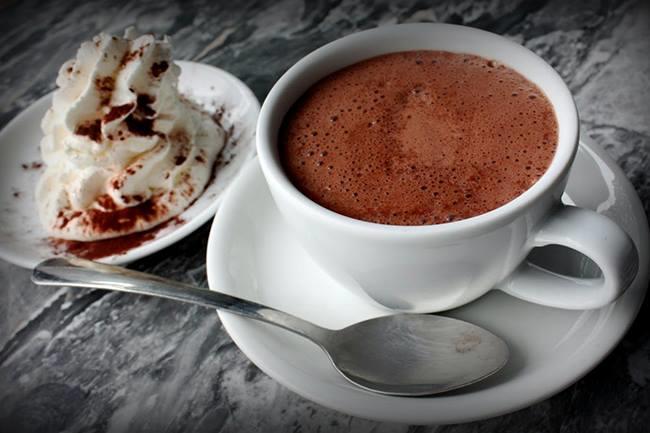 Qui connaît un p'tit café cosy où l'on peut boire les meilleures boissons chaudes de Nice ?