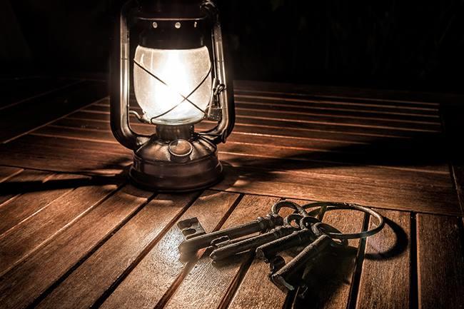 Qui connaît un bon serrurier capable de refaire une clef ancienne ? A Nice ou aux alentours, je suis prête à prendre la voiture.