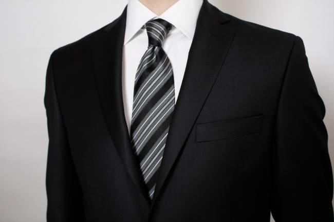 Quel est le meilleur endroit à Nice pour acheter un costume pour homme avec une qualité irréprochable ? Avec des personnes qui connaissent bien leur métier et donnent des conseils !