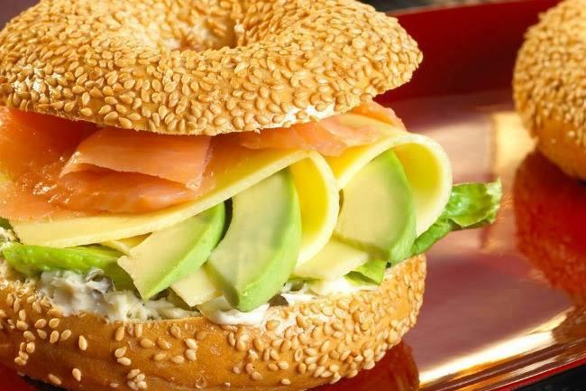 Où est-ce que je pourrais trouver d'excellents bagels garnis ? De préférence dans le 5e ou le 6e.