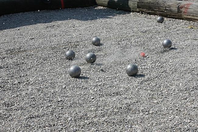 Je cherche un bon coin pour jouer à la pétanque entre potes. Des conseils ?