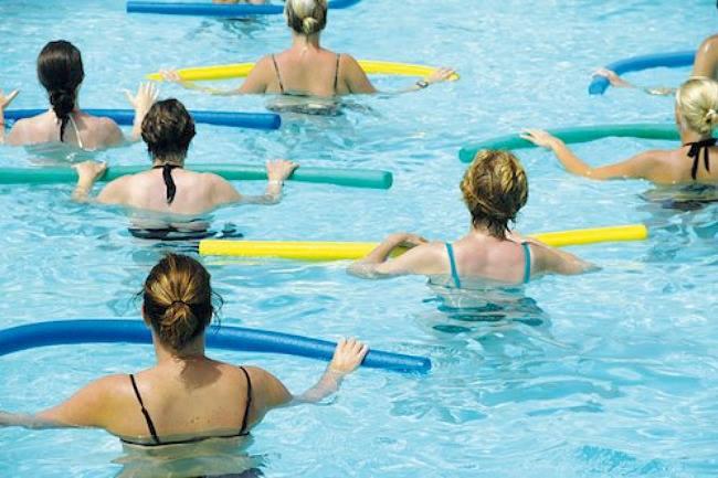 Qui connaît des cours d'aquagym à prix raisonnable sur Reims ? Idéalement sur le temps de midi !
