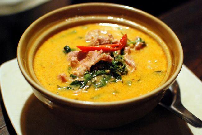 Qui connaît un chouette resto thaïlandais ou vietnamien ?