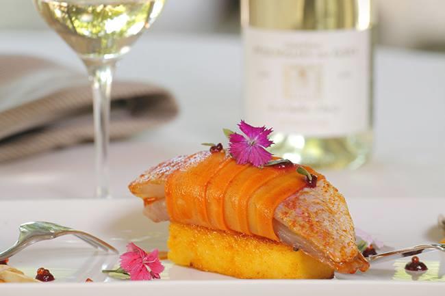 Qui connaît un bon restaurant gastronomique qui sorte de l'ordinaire pour fêter un anniversaire ?