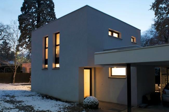 Qui connaît un architecte avec un vrai talent pour réaliser le projet de notre habitation basse énergie et hyper contemporaine ? Merci !