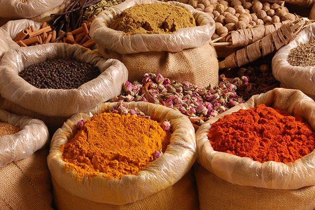 Qui connaît une boutique où acheter des épices au détail ? Je veux du vrai ras el hanout mais je n'en trouve pas...