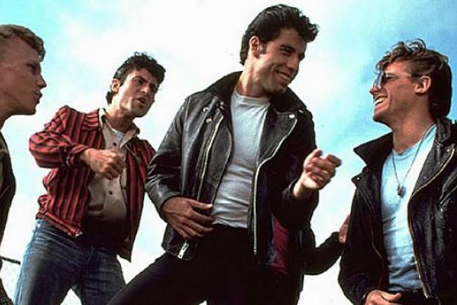 Qui connaît un magasin où je pourrai trouver un perfecto en cuir pour hommes ?