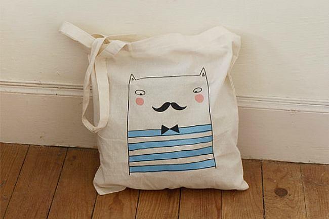 Qui connaît des endroits où l'on vend de jolis sacs en toile avec un dessin ou un message imprimé, comme celui-ci par exemple ?