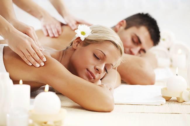 Qui connaît un TRÈS bon endroit pour faire des massages relaxant (spa, bien être...) à offrir pour noël à mon chéri ? J'aimerais bien un personnel accueillant parce que le dernier que j'ai fait n'était pas top du tout... Merci