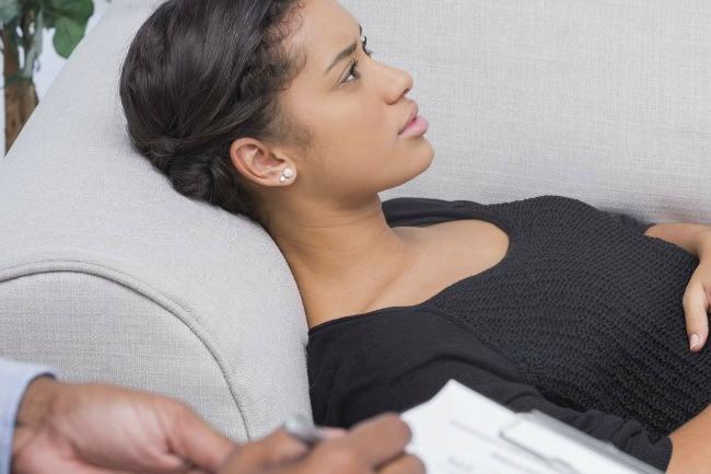 Qui connaît un psy pour jeunes adultes, de préférence une femme, dans le centre de Rennes ? Compréhensif et avec BEAUCOUP d'empathie.