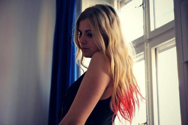 Quelqu'un peut me conseiller un coiffeur à Rennes pour réaliser une coloration dip and dye ? C'est une première pour moi et je n'ai pas DU TOUT envie de me tromper :)