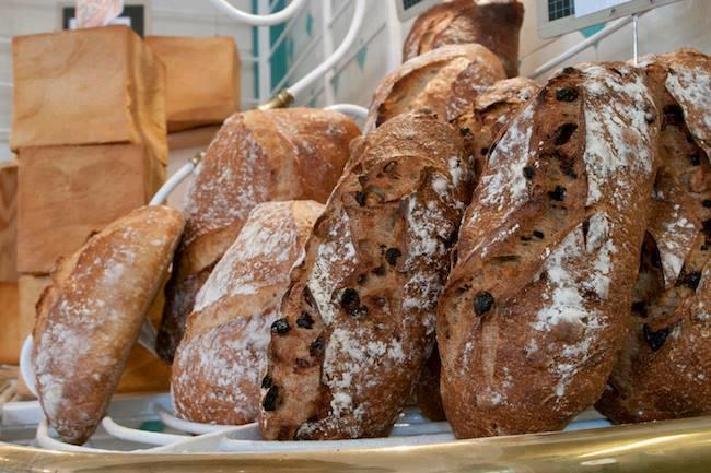 Qui connaît un bon boulanger à Rouen qui fait des pains originaux ? C'est pour une soirée pain/vin/fromage !
