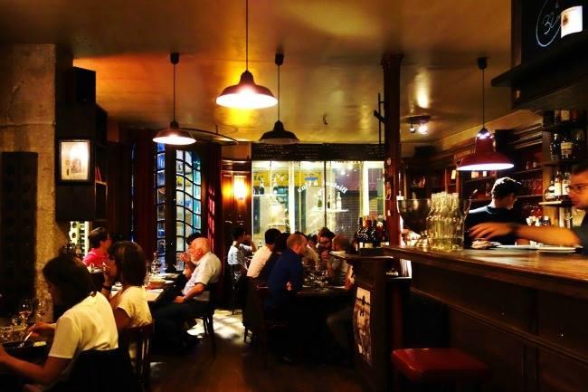 Quel est le meilleur endroit à Rouen pour prendre un verre lors d'un premier rencard ? Avec une bonne musique mais pas trop bruyant et une ambiance intimiste.