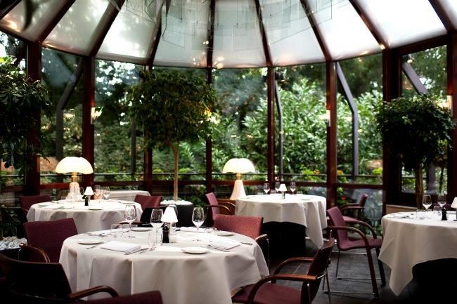 Qui connaît un bon restaurant étoilé à Rouen ou même sur tout le département ? Nous cherchons un lieu exceptionnel pour fêter notre anniversaire de mariage.