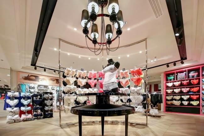 Qui conna&#xEE;t un chouette magasin de lingerie &#xE0; Rouen avec du CHOIX pour les fortes poitrines ? Ce n&#x27;est pas si simple &#xE0; trouver, surtout lorsqu&#x27;on recherche de la qualit&#xE9;...