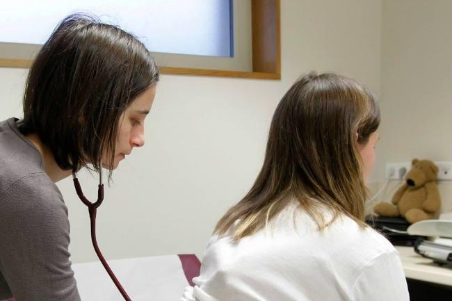 Qui connait un très bon médecin généraliste sur Rouen rive droite ? Un médecin de CONFIANCE, de préférence une femme. Je voudrais changer de médecin mais je ne sais pas vers qui me diriger. Merci !