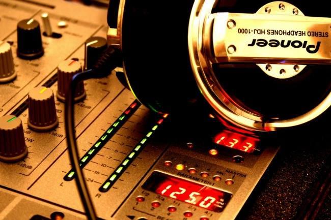 Un DJ à me conseiller pour mon anniversaire qui aura lieu à la fin du mois de janvier ? J'aurai 30 ans et nous serons une quarantaine...