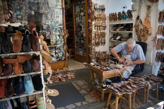 Qui connaît un très bon cordonnier ? De préférence dans le sud de la CUS, c'est pour réparer un porte monnaie très symbolique pour moi... Merci !