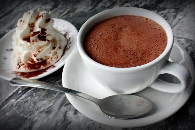 Qui connaît un p'tit café cosy où l'on peut boire les meilleures boissons chaudes de Strasbourg ?