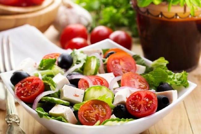 Où est-ce qu'on peut manger d'excellentes salades de saison ?