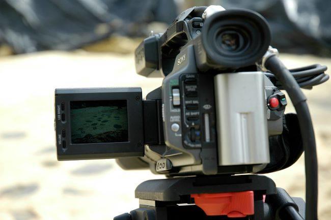 Qui connaît un endroit au décor sympa pour tourner un petit film de présentation ? Il faut surtout qu'il soit calme et zen, avec un bon éclairage.