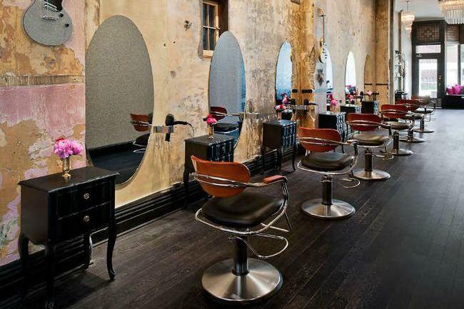 Qui connaît un coiffeur familial sur Strasbourg ? Toute la famille doit y passer avant les fêtes et j'aimerais un salon où chacun sera bien coiffé... Et surtout une coiffeuse qui sache comment s'y prendre avec les petits ! Merci beaucoup :D