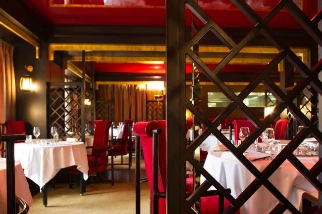 Je cherche un excellent resto chinois ou thaï dans le centre de Strasbourg avec une atmosphère un brin intimiste. Si vous deviez en conseiller un seul, c'est serait lequel ?