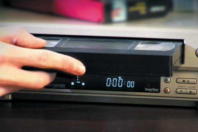 Qui connait un professionnel FIABLE sur Strasbourg capable de transformer une cassette vidéo en DVD ? C'est pour un cadeau d'anniversaire !