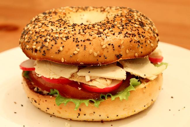 Qui connaît le MEILLEUR endroit où trouver des bagels à Toulouse ? J'en ai dévoré lors de mon séjour aux USA et j'adorerais en trouver de bons ici !