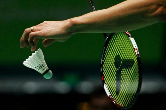 Qui connaît un bon club de badminton ?