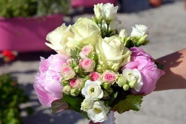 Qui connaît un fleuriste talentueux pour réaliser mon bouquet de mariée ?